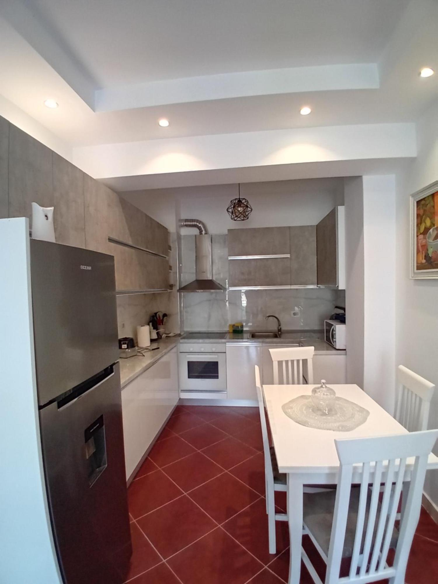 Luxury Appartament Lungomare Vlore Exterior photo